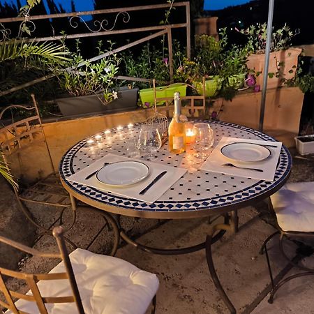 Love-Room Discret 40 M2 Bormes Les Mimosas Village Avec Terrasse Dış mekan fotoğraf