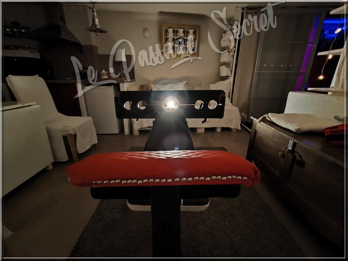 Love-Room Discret 40 M2 Bormes Les Mimosas Village Avec Terrasse Dış mekan fotoğraf