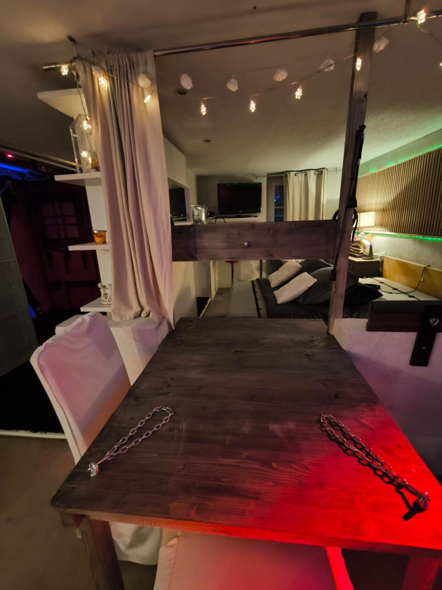 Love-Room Discret 40 M2 Bormes Les Mimosas Village Avec Terrasse Dış mekan fotoğraf