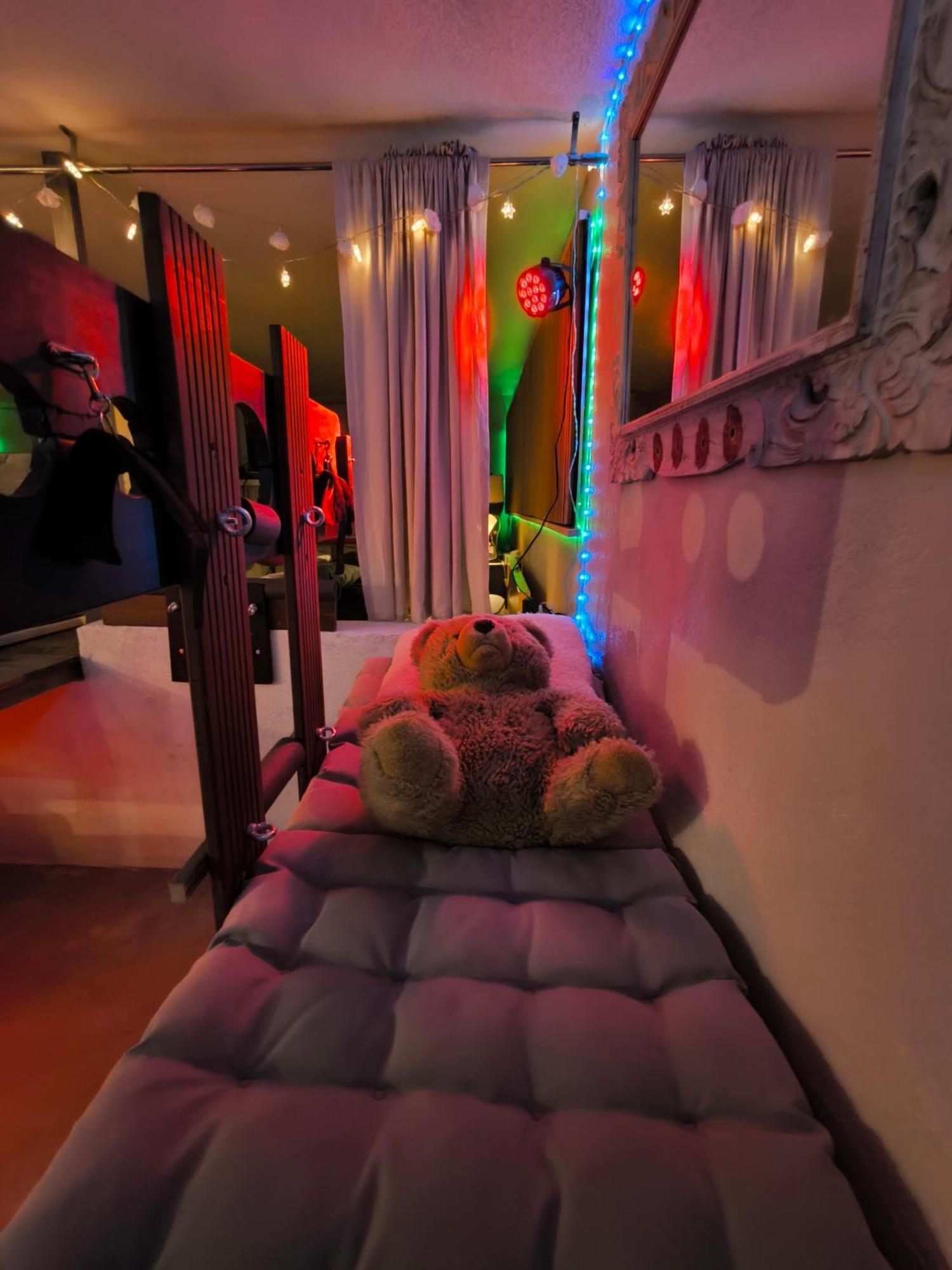 Love-Room Discret 40 M2 Bormes Les Mimosas Village Avec Terrasse Dış mekan fotoğraf