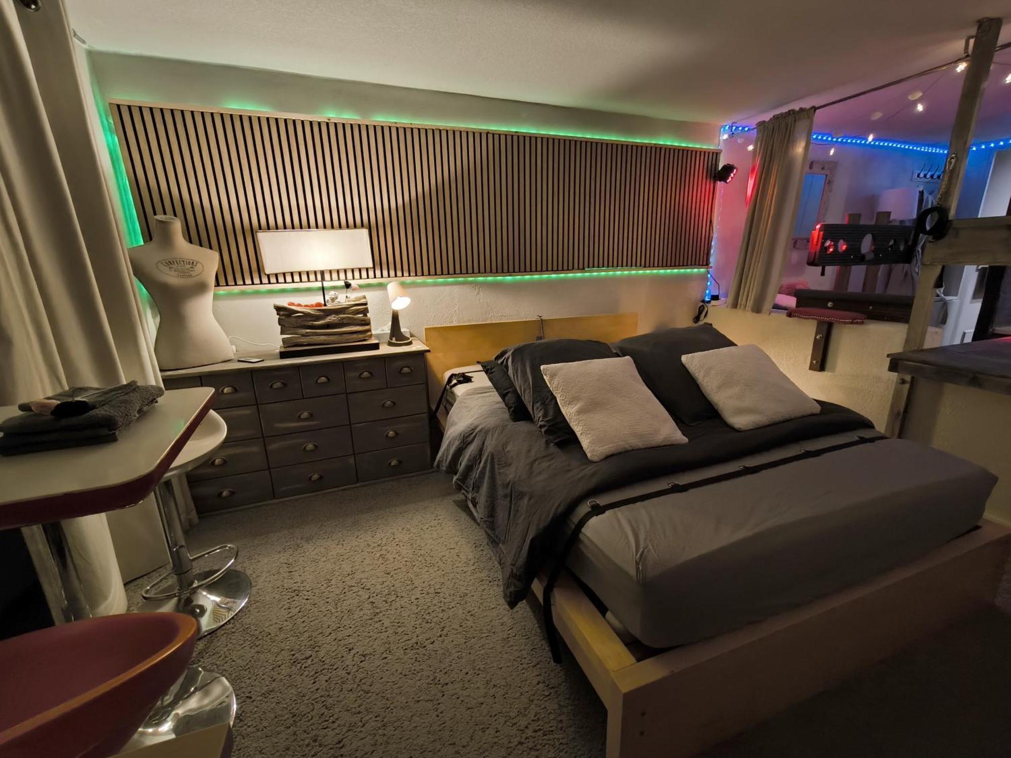 Love-Room Discret 40 M2 Bormes Les Mimosas Village Avec Terrasse Dış mekan fotoğraf