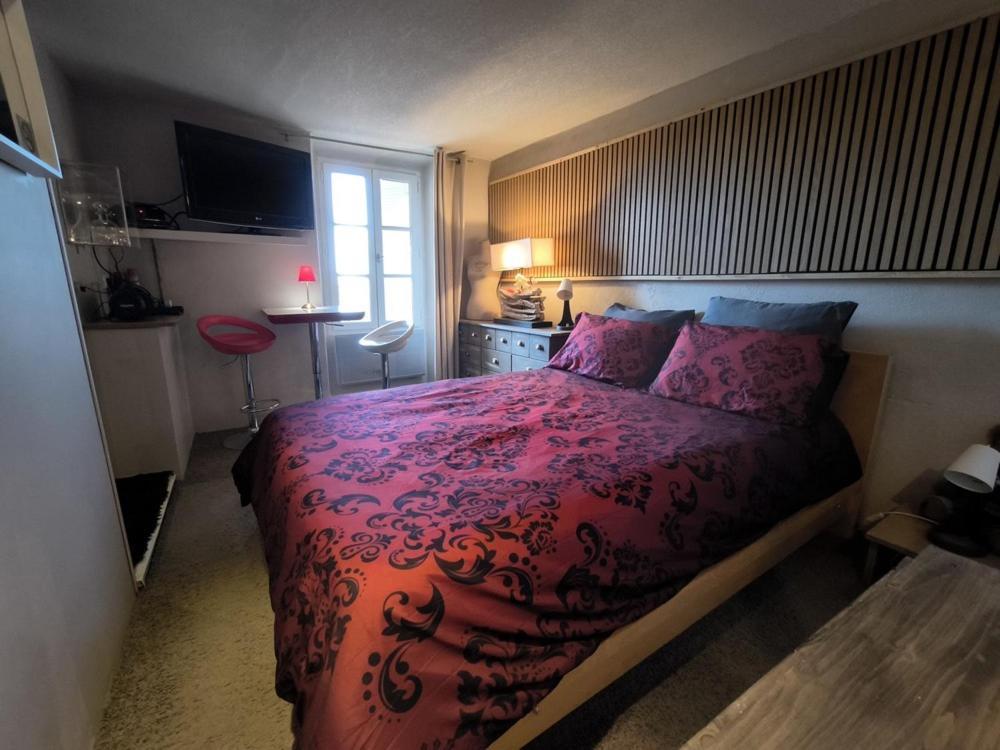 Love-Room Discret 40 M2 Bormes Les Mimosas Village Avec Terrasse Dış mekan fotoğraf
