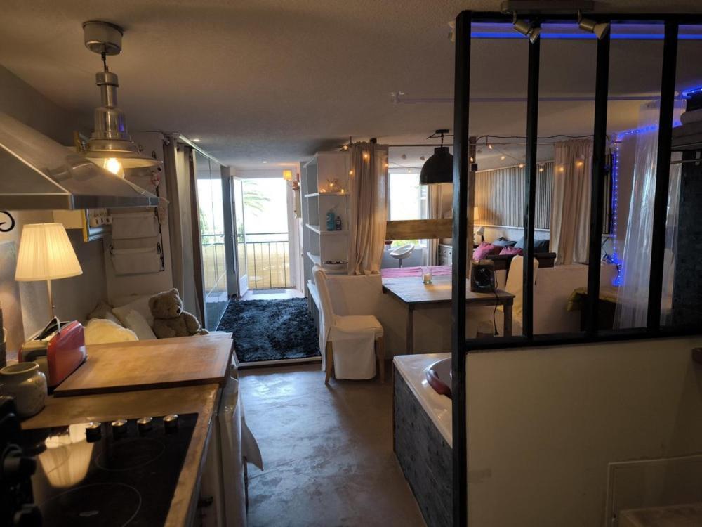 Love-Room Discret 40 M2 Bormes Les Mimosas Village Avec Terrasse Dış mekan fotoğraf