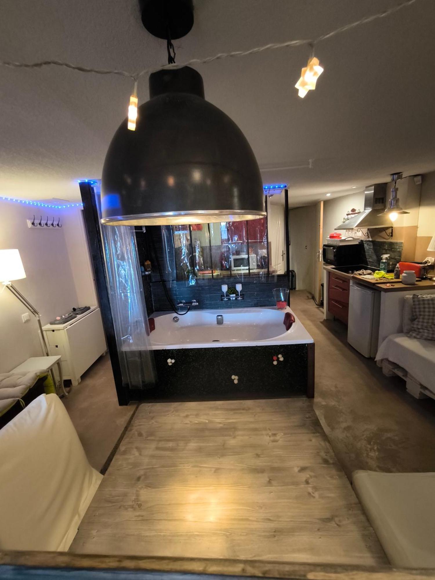 Love-Room Discret 40 M2 Bormes Les Mimosas Village Avec Terrasse Dış mekan fotoğraf