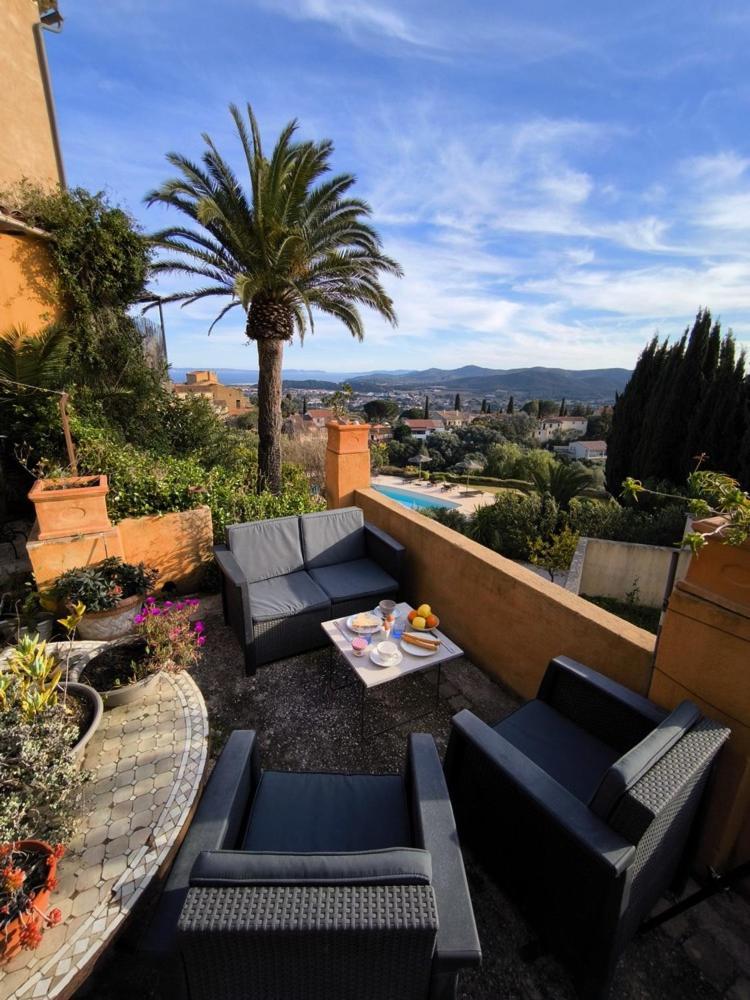 Love-Room Discret 40 M2 Bormes Les Mimosas Village Avec Terrasse Dış mekan fotoğraf