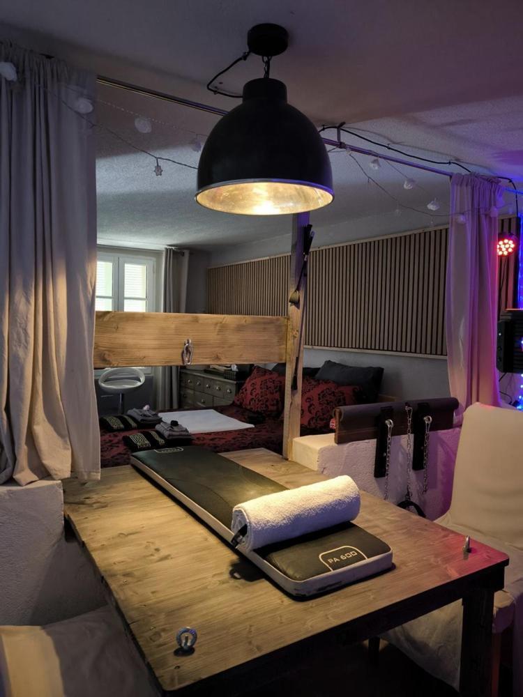 Love-Room Discret 40 M2 Bormes Les Mimosas Village Avec Terrasse Dış mekan fotoğraf