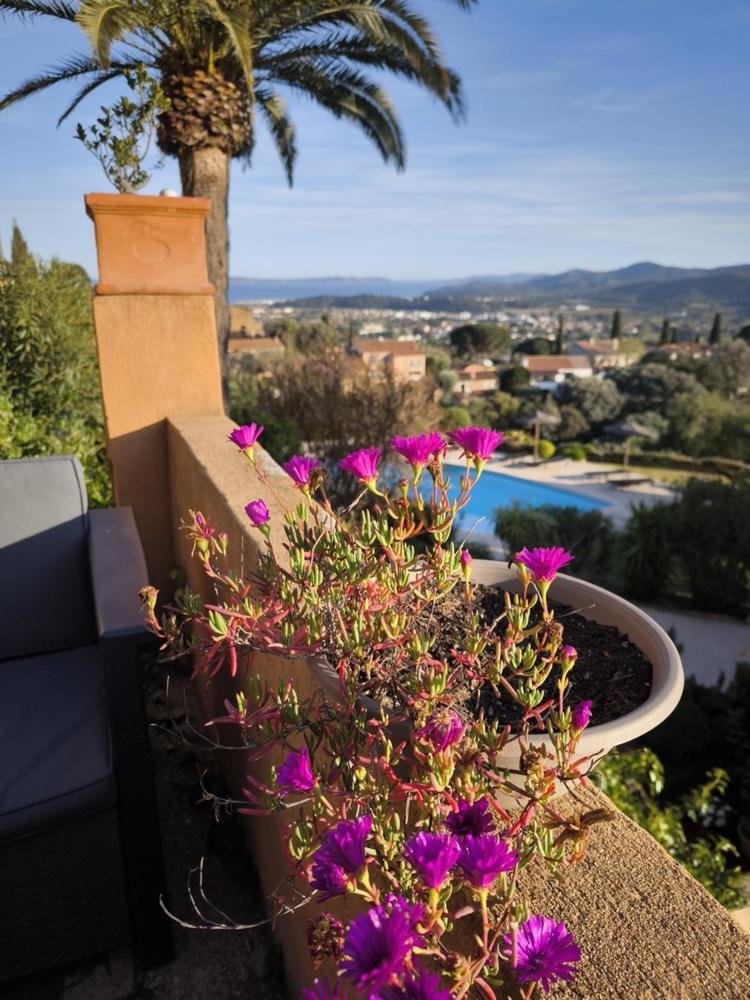 Love-Room Discret 40 M2 Bormes Les Mimosas Village Avec Terrasse Dış mekan fotoğraf