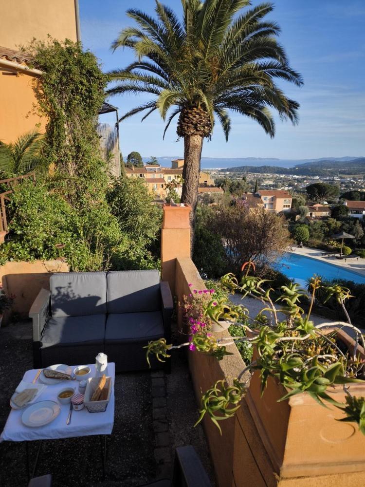 Love-Room Discret 40 M2 Bormes Les Mimosas Village Avec Terrasse Dış mekan fotoğraf